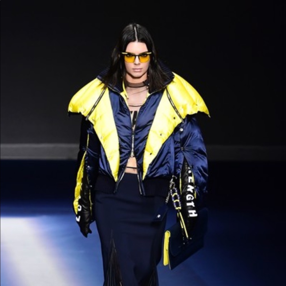 Runway Versace coat worn by Kendal Jenner  brand new size 36
